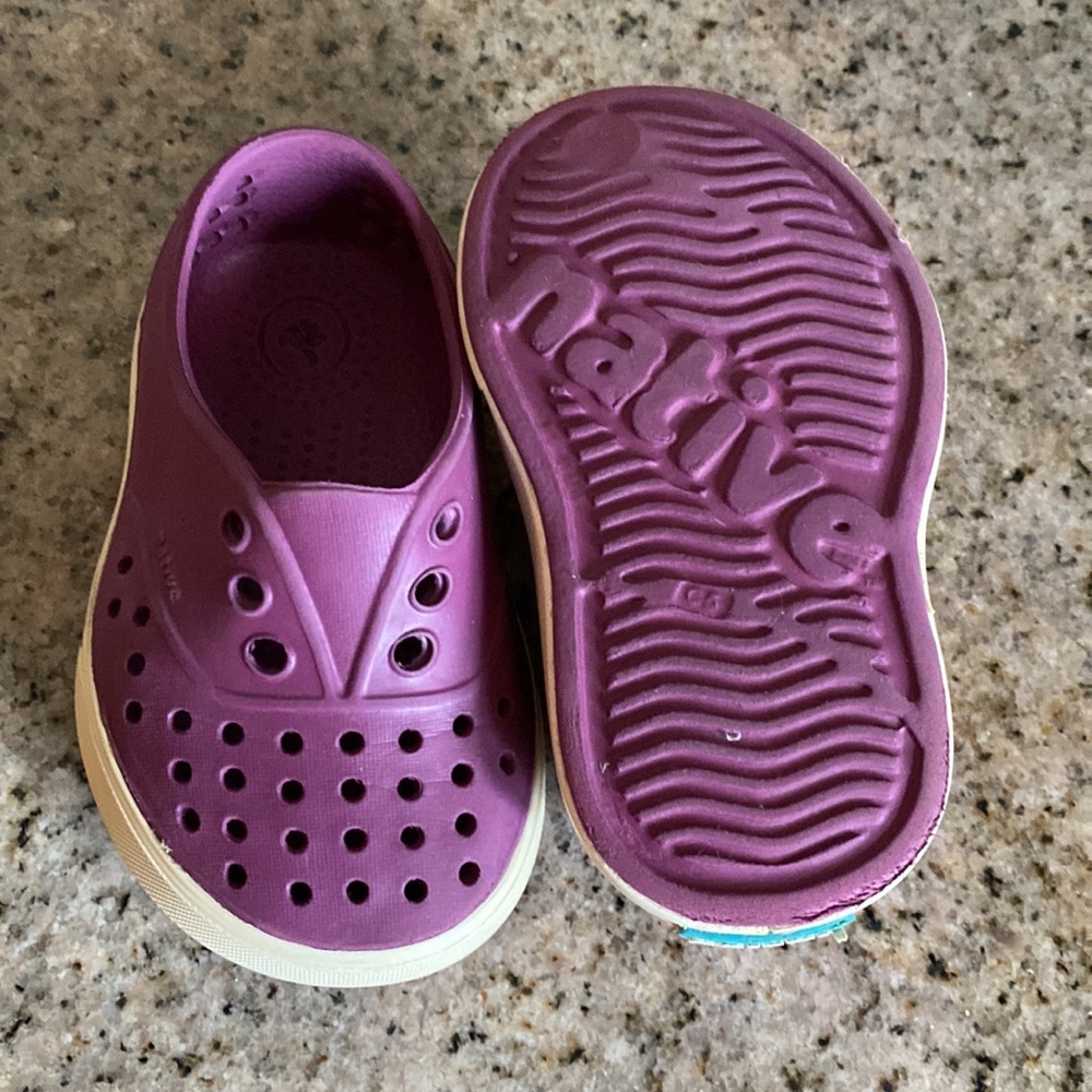 Native and crocs bundle - Picture 5 of 7
